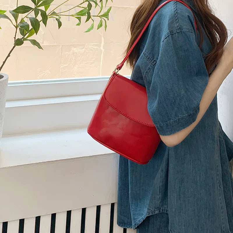 Fashion Design Women's Red Shoulder Crossbody Bag Retro Ladies Small Bucket Bag Handbags Solid Color Female Simple Underarm Bags