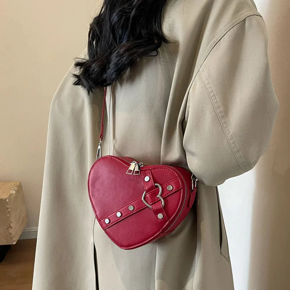 Vintage Y2K Small Chain Rivet Shoulder Bag Heart Shaped Purse Handbag Red PU Leather Gothic Tote Bag Fashion Women Crossbody Bag