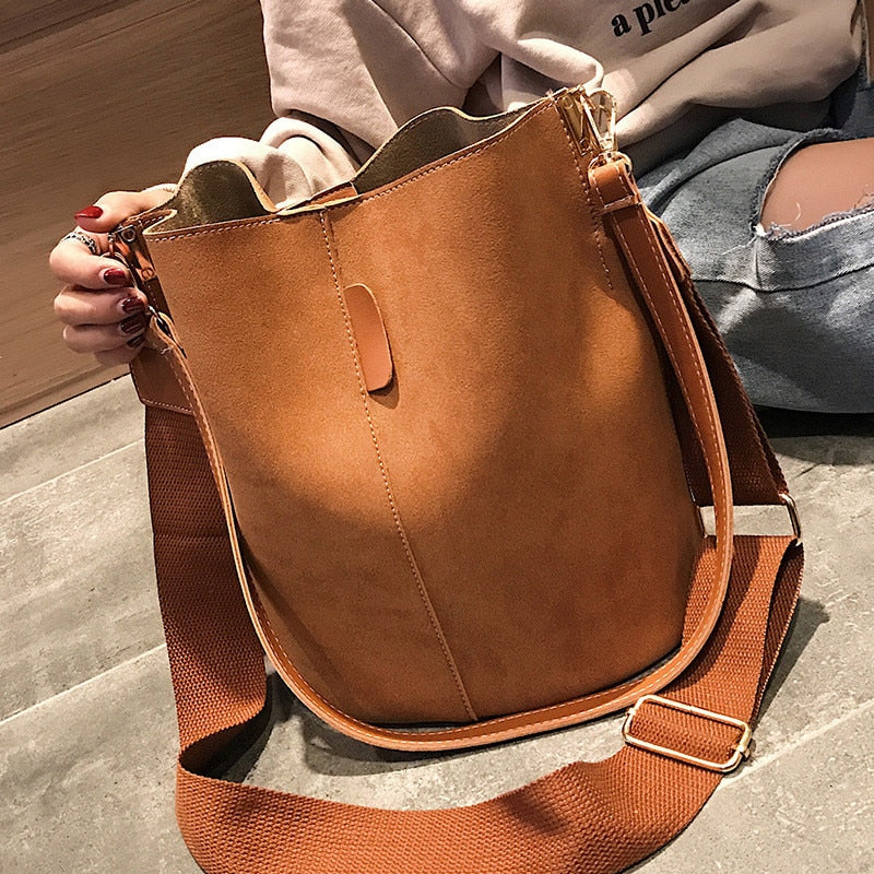 Messenger bag Women Bucket Shoulder Bag large capacity vintage Matte PU Leather lady handbag Luxury Designer bolsos mujer Black